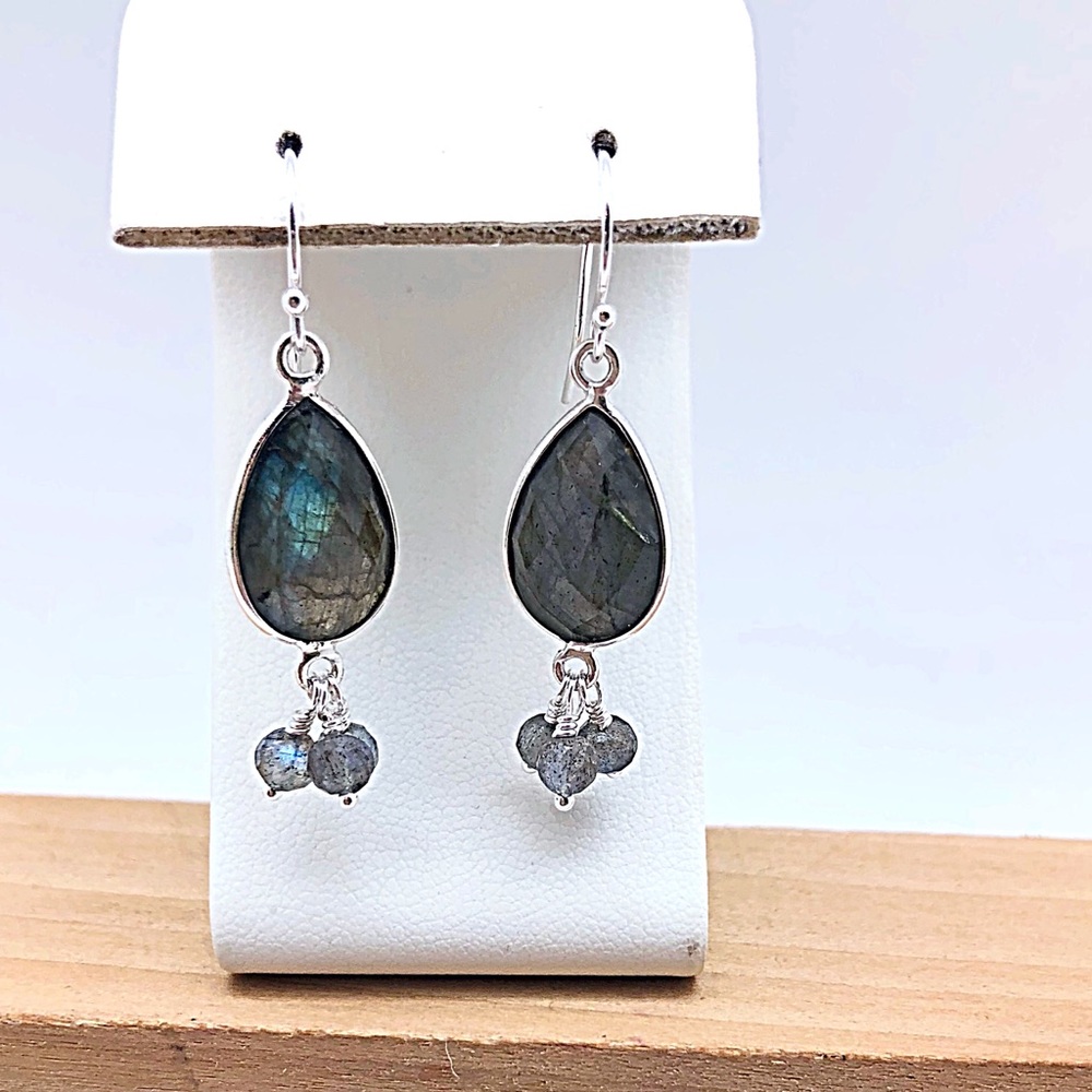 Labradorite Pear Sterling Silver Dangle w/Cluster